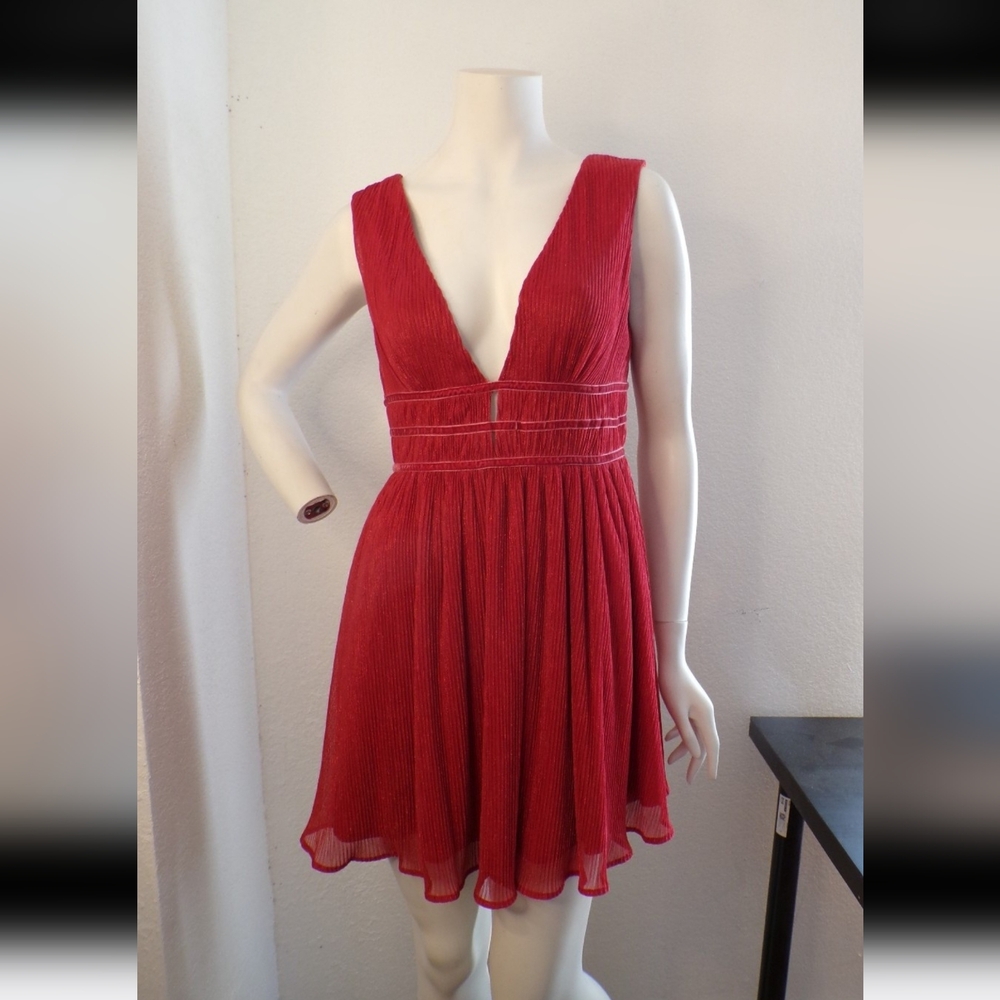 Lulus NWT Elegant Red Sleeveless Dress size Xl